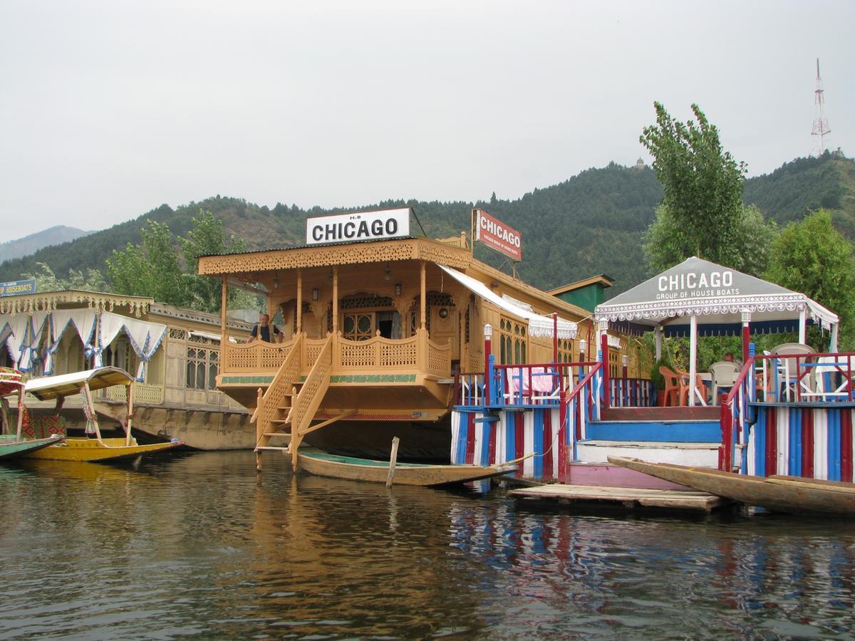 Chicago Group Of Houseboats Hotell Srīnagar Exteriör bild