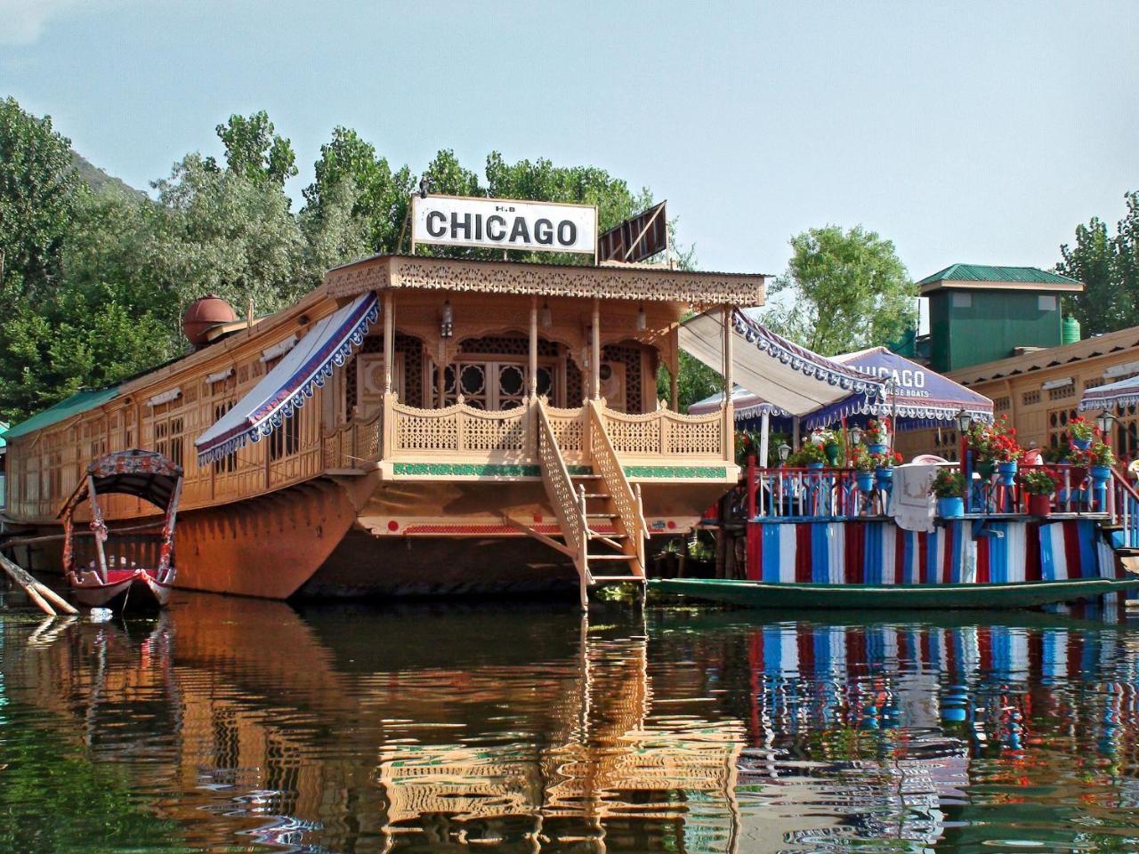 Chicago Group Of Houseboats Hotell Srīnagar Exteriör bild